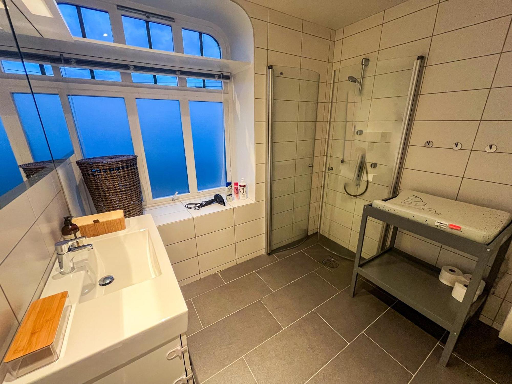 Two-Bedroom City Apartment With Fire Place, Free Parking And Fjordview Terrace - Calm And Central Ålesund Exterior foto